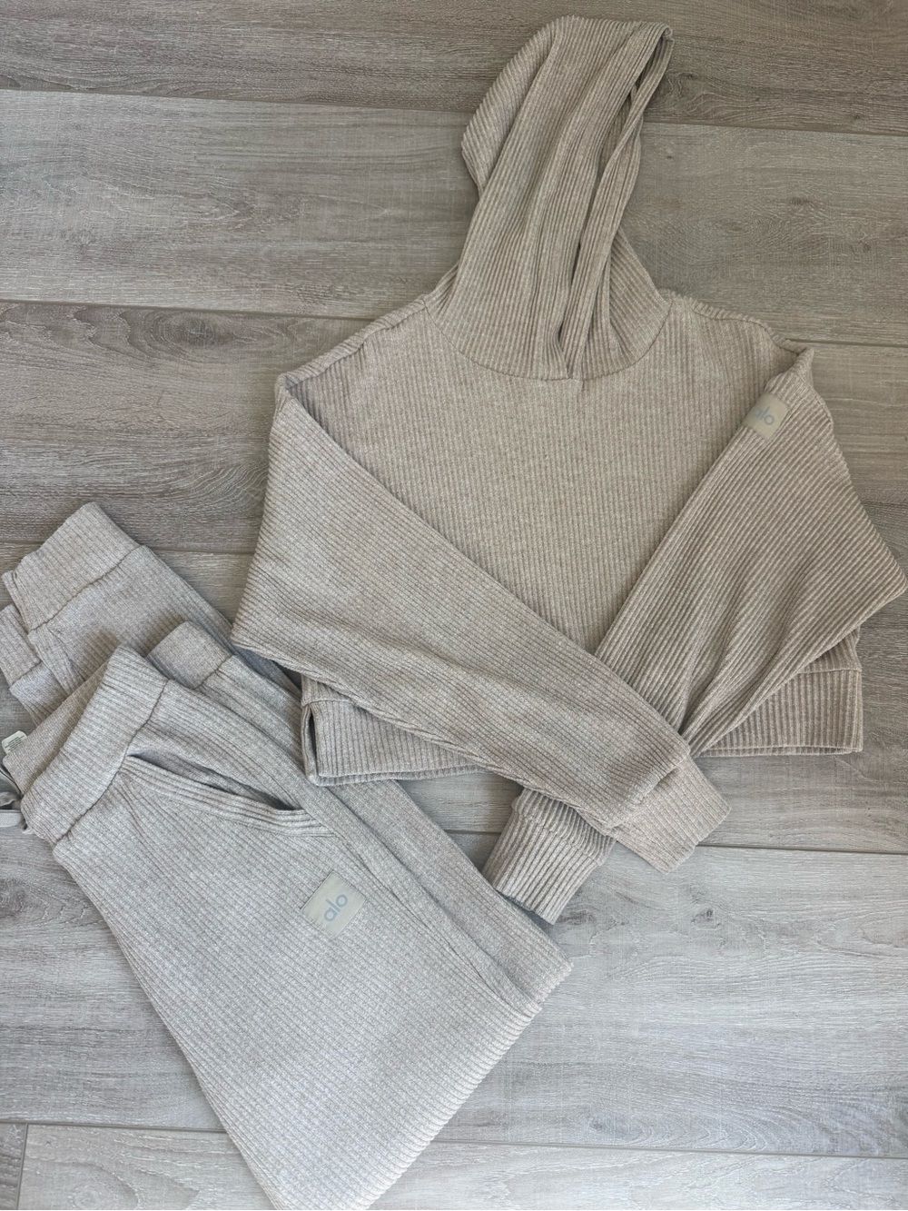 Alo muse beige Ribbed set.